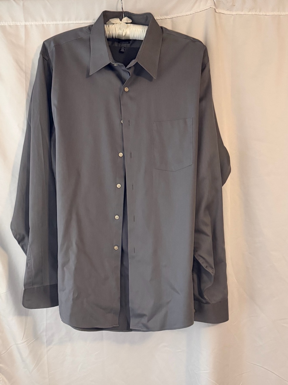 Arrow Men's Solid Gray Spread-Collar Dress Shirt